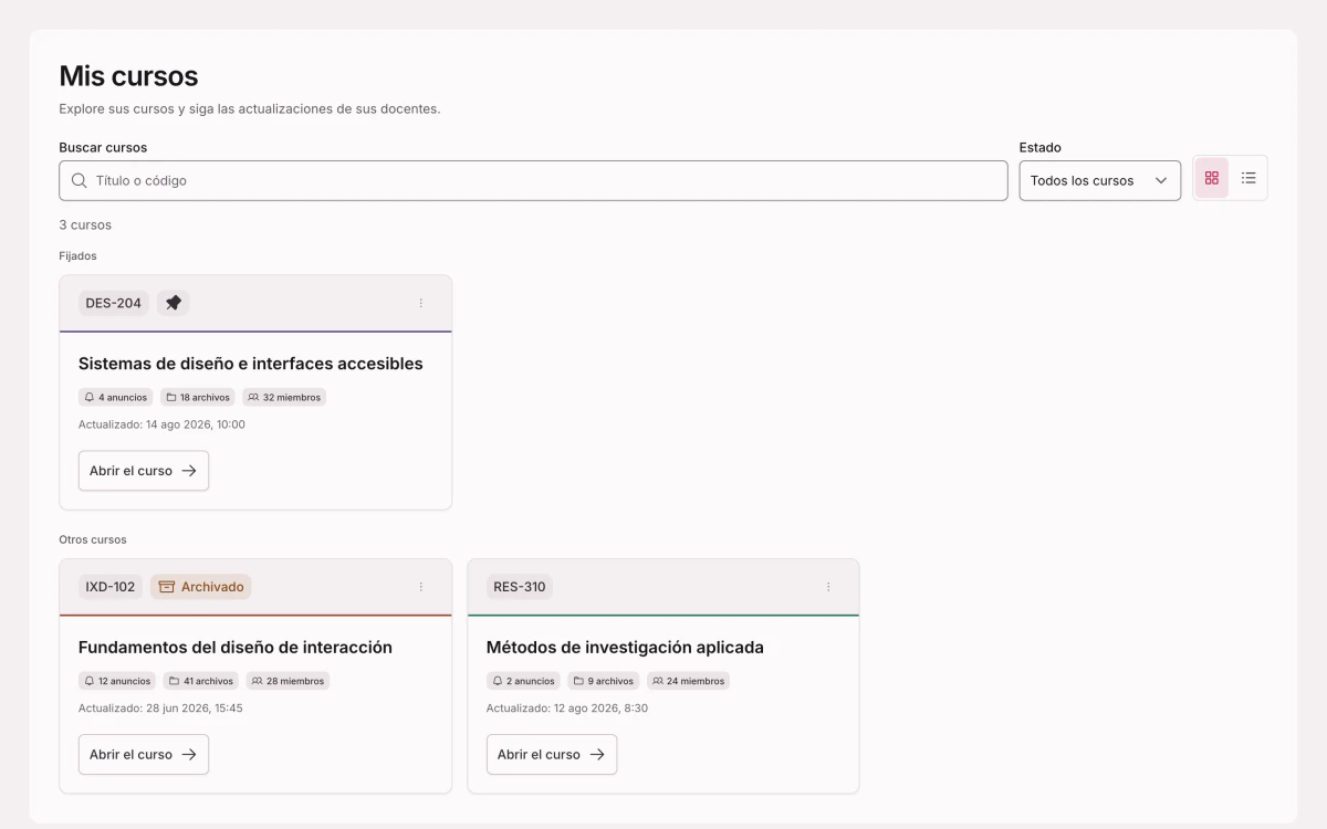 La lista de cursos de un estudiante: un curso fijado y otros dos, con el número de anuncios, archivos y miembros.
